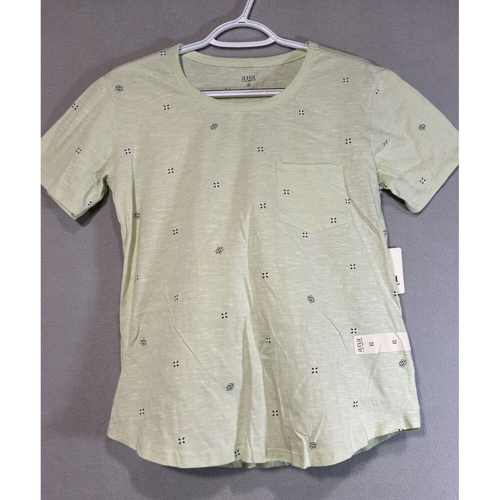 a.n.a‎ T-Shirt Womens XS Green Bandana Paisley Short Sleeve Cotton Casual Basic
